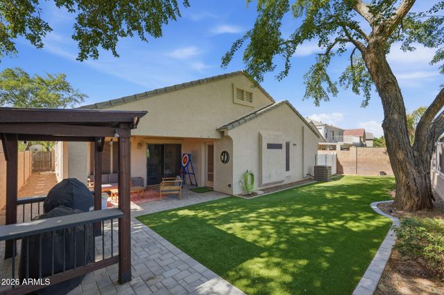 2834 E SAGUARO PARK Lane, Phoenix, AZ 85024