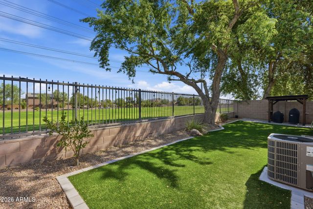 2834 E SAGUARO PARK Lane, Phoenix, AZ 85024