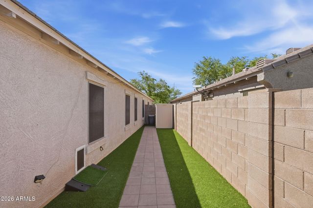 2834 E SAGUARO PARK Lane, Phoenix, AZ 85024