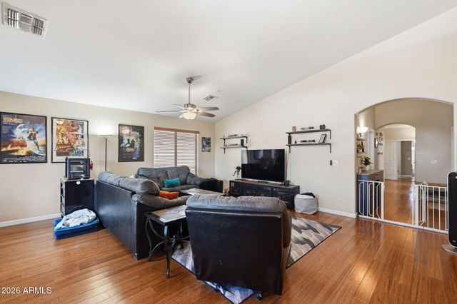 2834 E SAGUARO PARK Lane, Phoenix, AZ 85024
