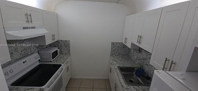 8240 SW 210th St 214, Cutler Bay, FL 33189