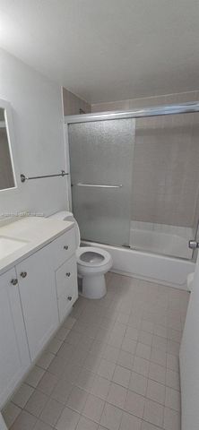 8240 SW 210th St 214, Cutler Bay, FL 33189