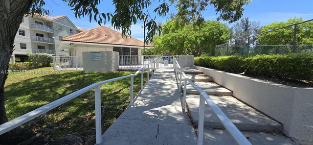 8240 SW 210th St 214, Cutler Bay, FL 33189