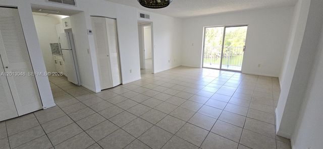 8240 SW 210th St 214, Cutler Bay, FL 33189