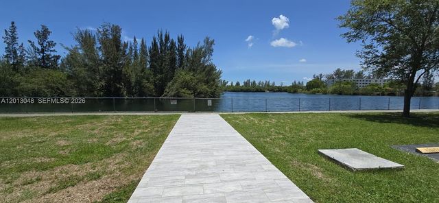 8240 SW 210th St 214, Cutler Bay, FL 33189