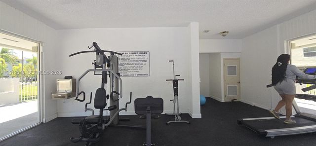 8240 SW 210th St 214, Cutler Bay, FL 33189