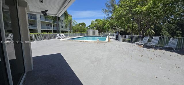 8240 SW 210th St 214, Cutler Bay, FL 33189