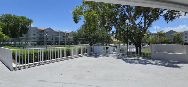 8240 SW 210th St 214, Cutler Bay, FL 33189