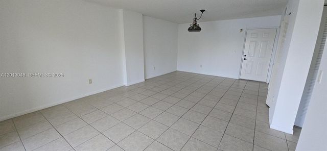 8240 SW 210th St 214, Cutler Bay, FL 33189