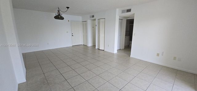 8240 SW 210th St 214, Cutler Bay, FL 33189