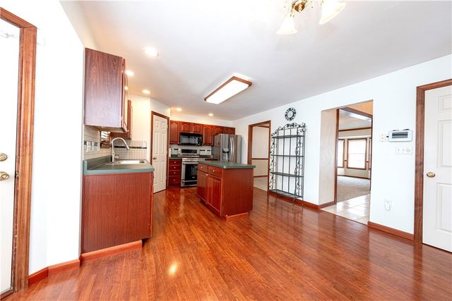 105 Birchwood Way, Irwin, PA 15642