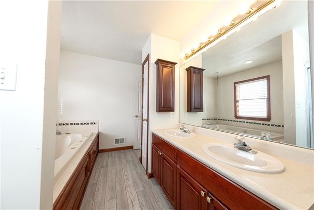 105 Birchwood Way, Irwin, PA 15642