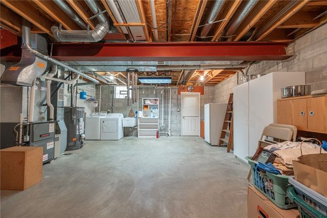 105 Birchwood Way, Irwin, PA 15642