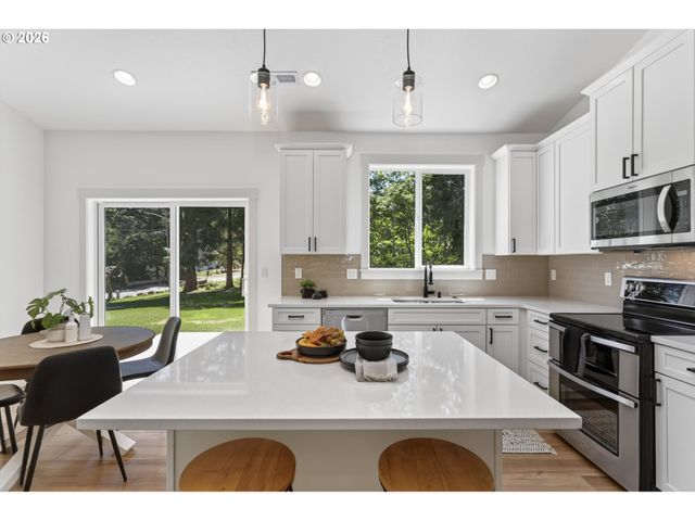 112 CARSON CREEK Rd, Carson, WA 98610
