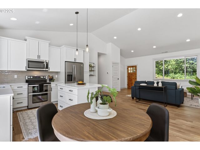 112 CARSON CREEK Rd, Carson, WA 98610
