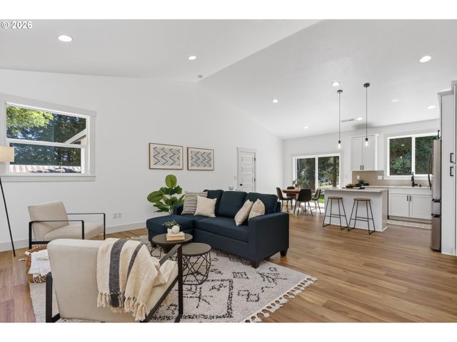 112 CARSON CREEK Rd, Carson, WA 98610