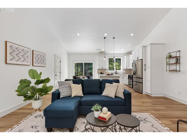 112 CARSON CREEK Rd, Carson, WA 98610