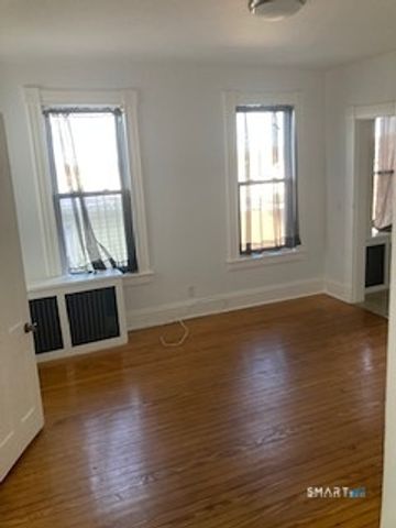 89 Town Hill Avenue 2N, Danbury, CT 06810