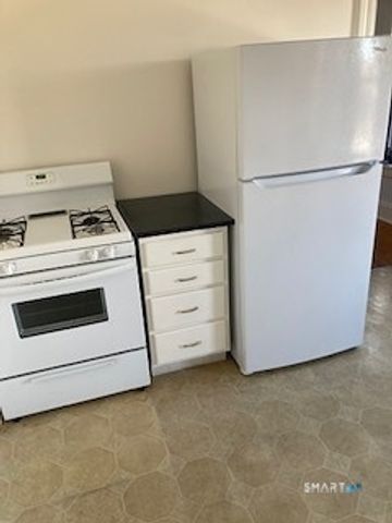 89 Town Hill Avenue 2N, Danbury, CT 06810