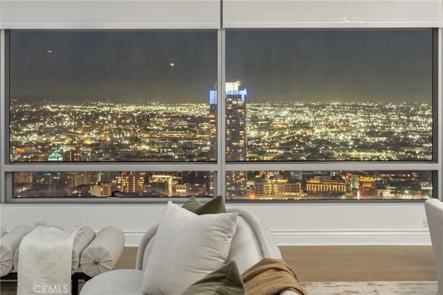 900 W Olympic, Los Angeles, CA 90015