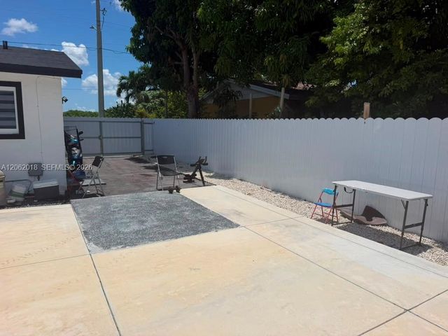 1749 SW 8th Street, Homestead, FL 33030