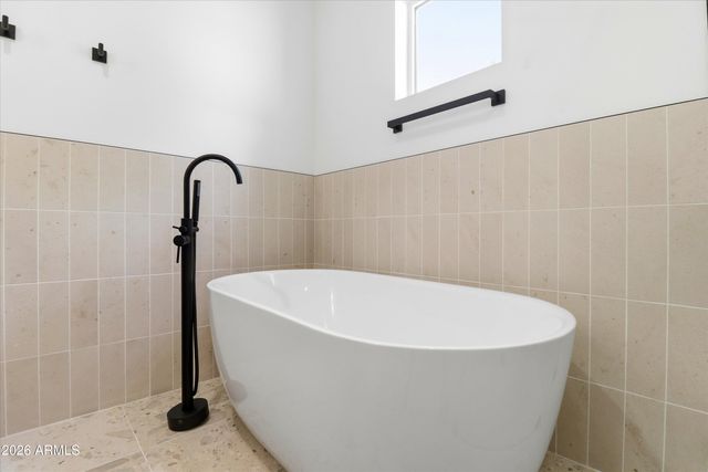 6830 N 10TH Place, Phoenix, AZ 85014