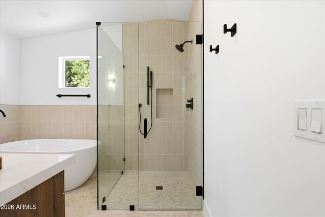 6830 N 10TH Place, Phoenix, AZ 85014