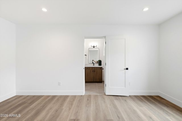 6830 N 10TH Place, Phoenix, AZ 85014