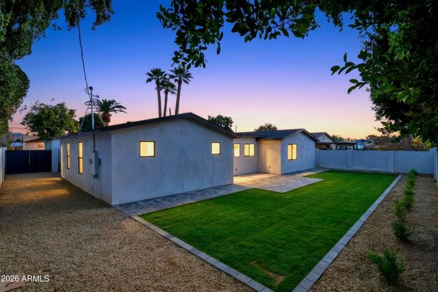 6830 N 10TH Place, Phoenix, AZ 85014