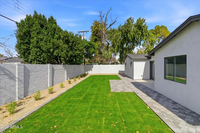 6830 N 10TH Place, Phoenix, AZ 85014