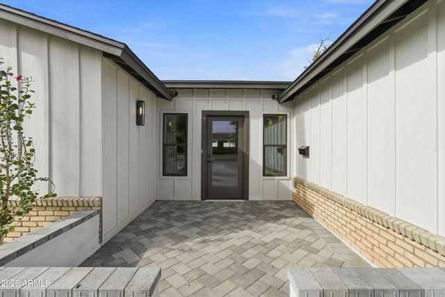 6830 N 10TH Place, Phoenix, AZ 85014