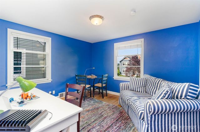 5051 Harold Place NE, Seattle, WA 98105