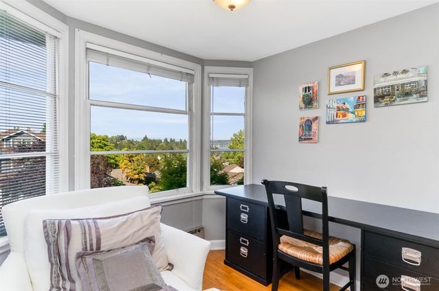 5051 Harold Place NE, Seattle, WA 98105