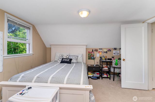 5051 Harold Place NE, Seattle, WA 98105