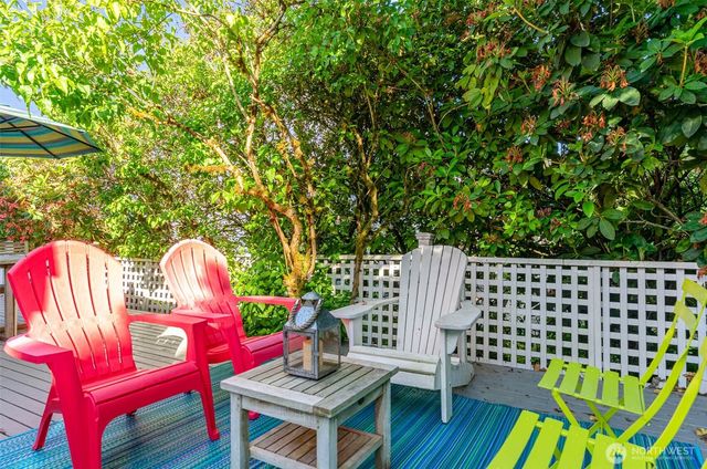 5051 Harold Place NE, Seattle, WA 98105
