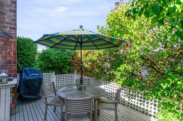 5051 Harold Place NE, Seattle, WA 98105