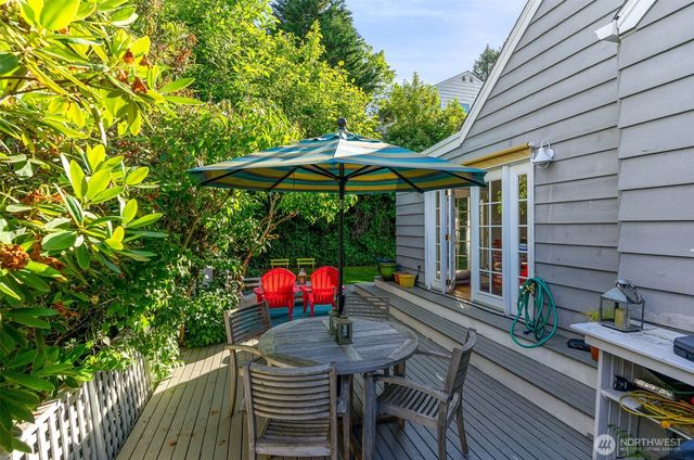 5051 Harold Place NE, Seattle, WA 98105