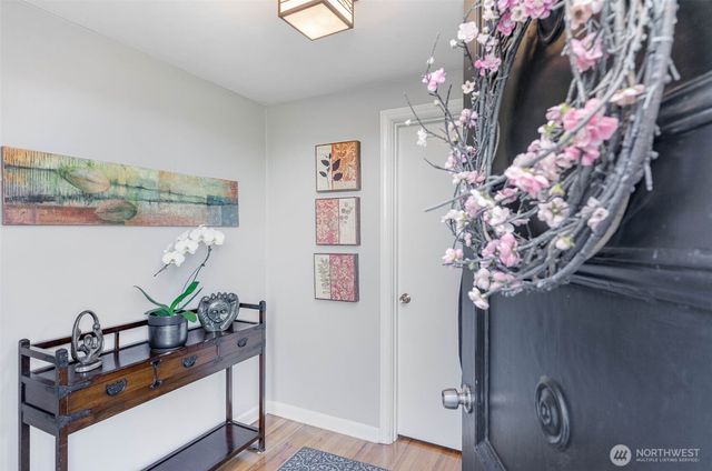 5051 Harold Place NE, Seattle, WA 98105