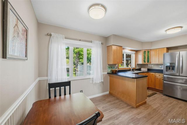 9841 Knollshire Drive, St Louis, MO 63123