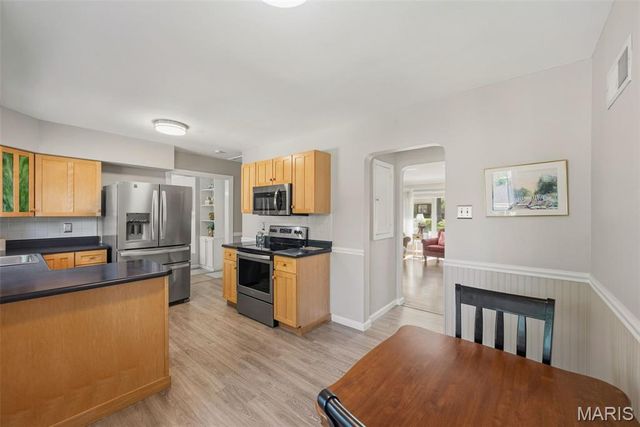 9841 Knollshire Drive, St Louis, MO 63123