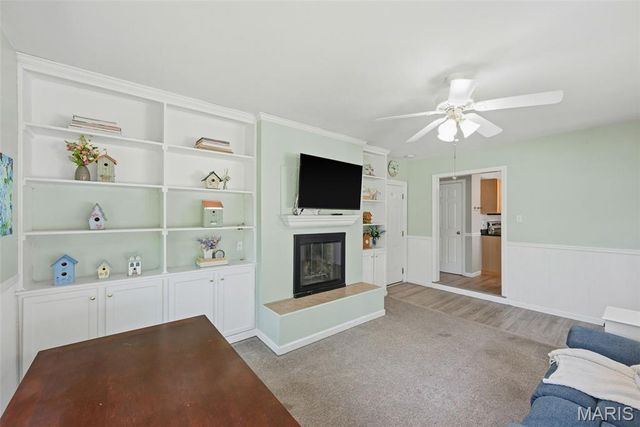 9841 Knollshire Drive, St Louis, MO 63123