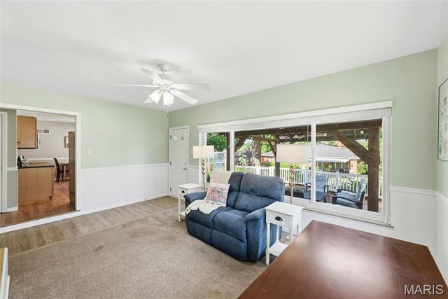 9841 Knollshire Drive, St Louis, MO 63123