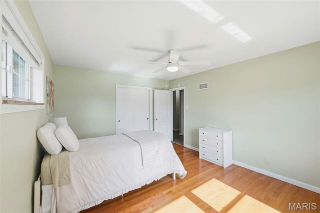 9841 Knollshire Drive, St Louis, MO 63123