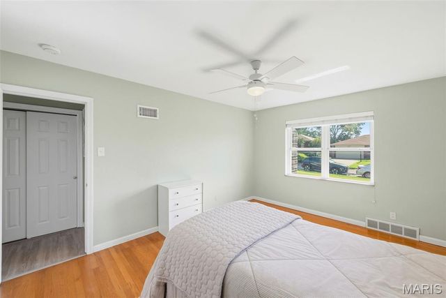9841 Knollshire Drive, St Louis, MO 63123