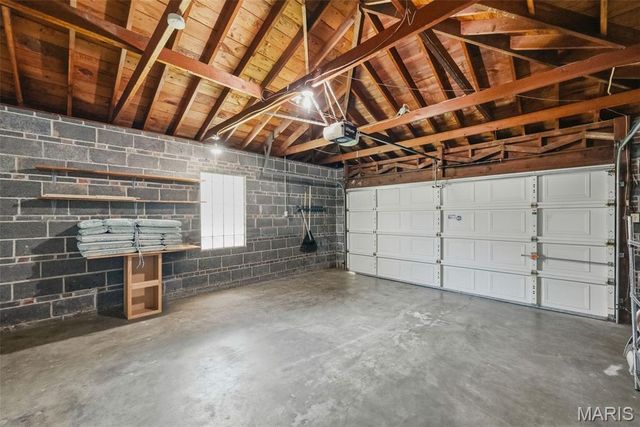 9841 Knollshire Drive, St Louis, MO 63123