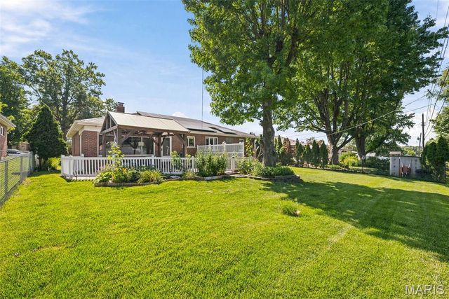 9841 Knollshire Drive, St Louis, MO 63123