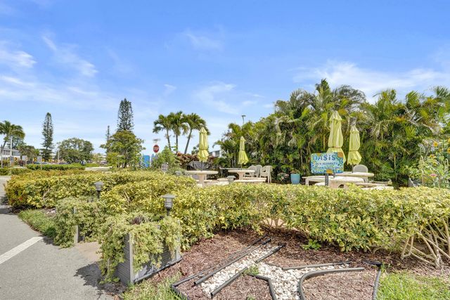 2049 Lyndhurst, Deerfield Beach, FL 33442