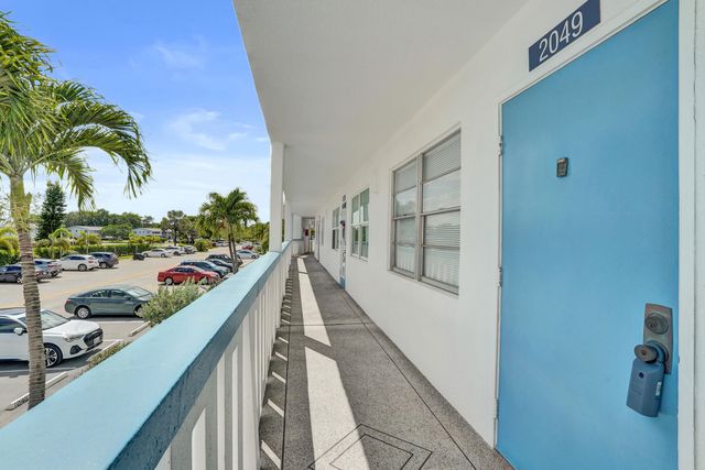 2049 Lyndhurst, Deerfield Beach, FL 33442