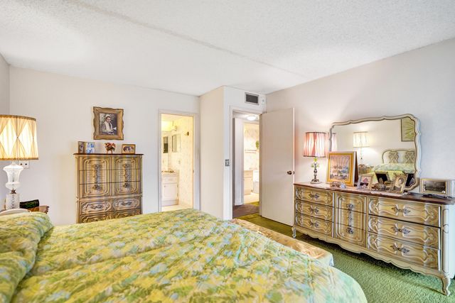2049 Lyndhurst, Deerfield Beach, FL 33442