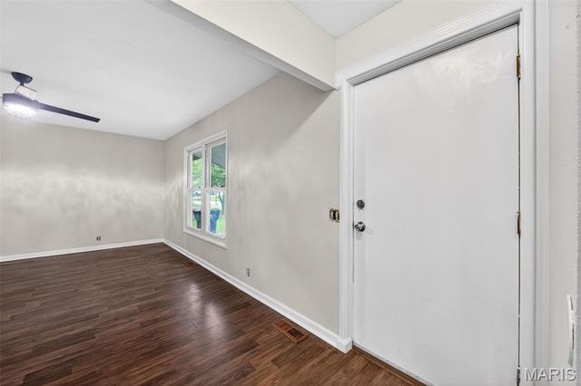 2195 Somerset Drive, Florissant, MO 63033